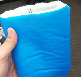A agulha perfurou o filtro sentido revestido com o sistema azul da membrana CIPP da cor TPU
